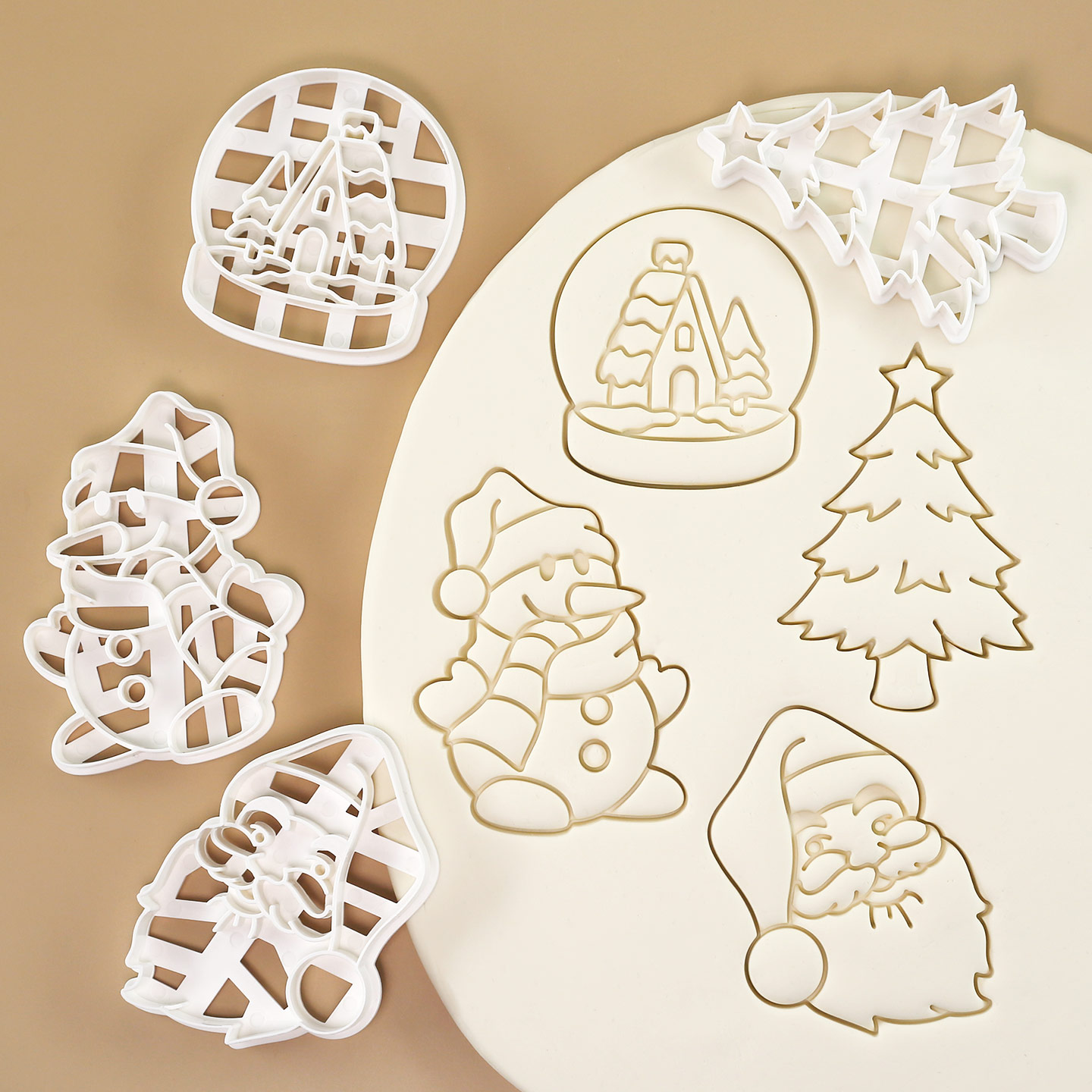 4 Pcs Christmas Cookie Cutter  - Crystal Ball Decor review and price