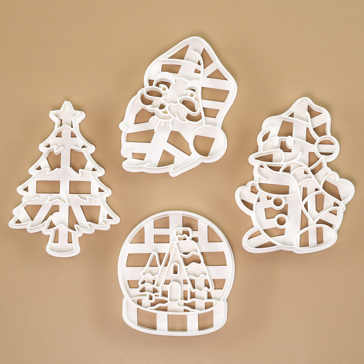 4 Pcs Christmas Cookie Cutter  - Crystal Ball Decor review and price